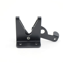 Load image into Gallery viewer, Gravity Gate Latch - Heavy-Duty Self-Locking for Wooden &amp; Vinyl Fence Gates (Black Steel)
